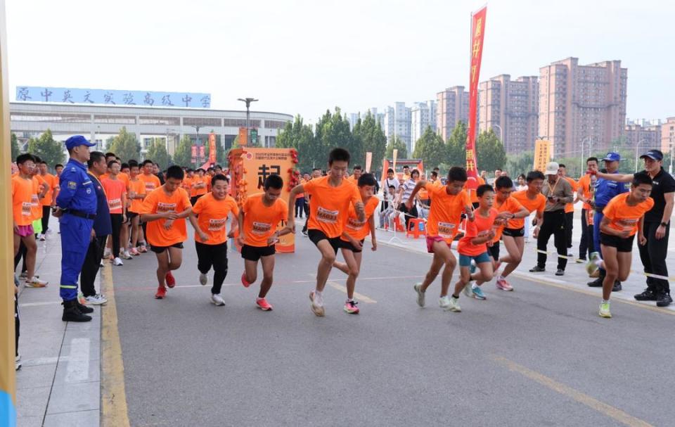 源源不断的, 本次赛事设